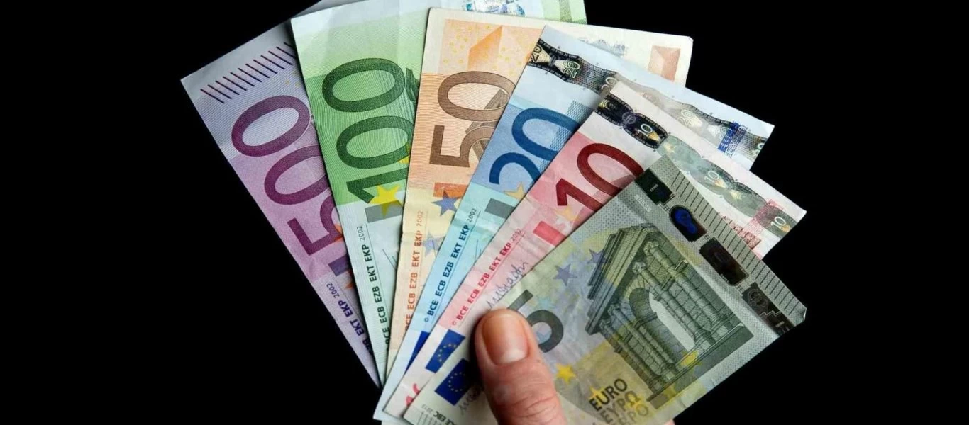 Νέο «τοπίο» στις γονικές παροχές: Δείτε πότε είναι αφορολόγητες & πότε θα φορολογούνται από το πρώτο ευρώ